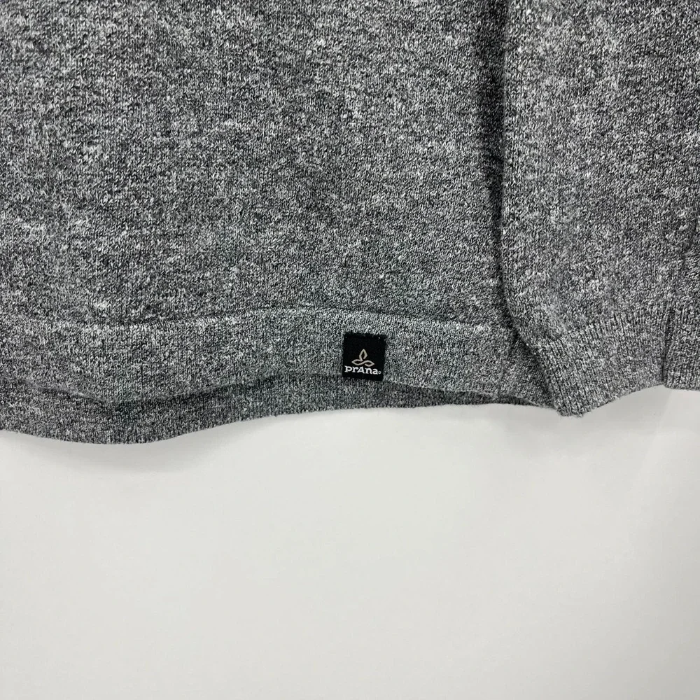 prAna Organic Cotton Knit Sweater Men's M Gray Crew Neck Pullover Logo